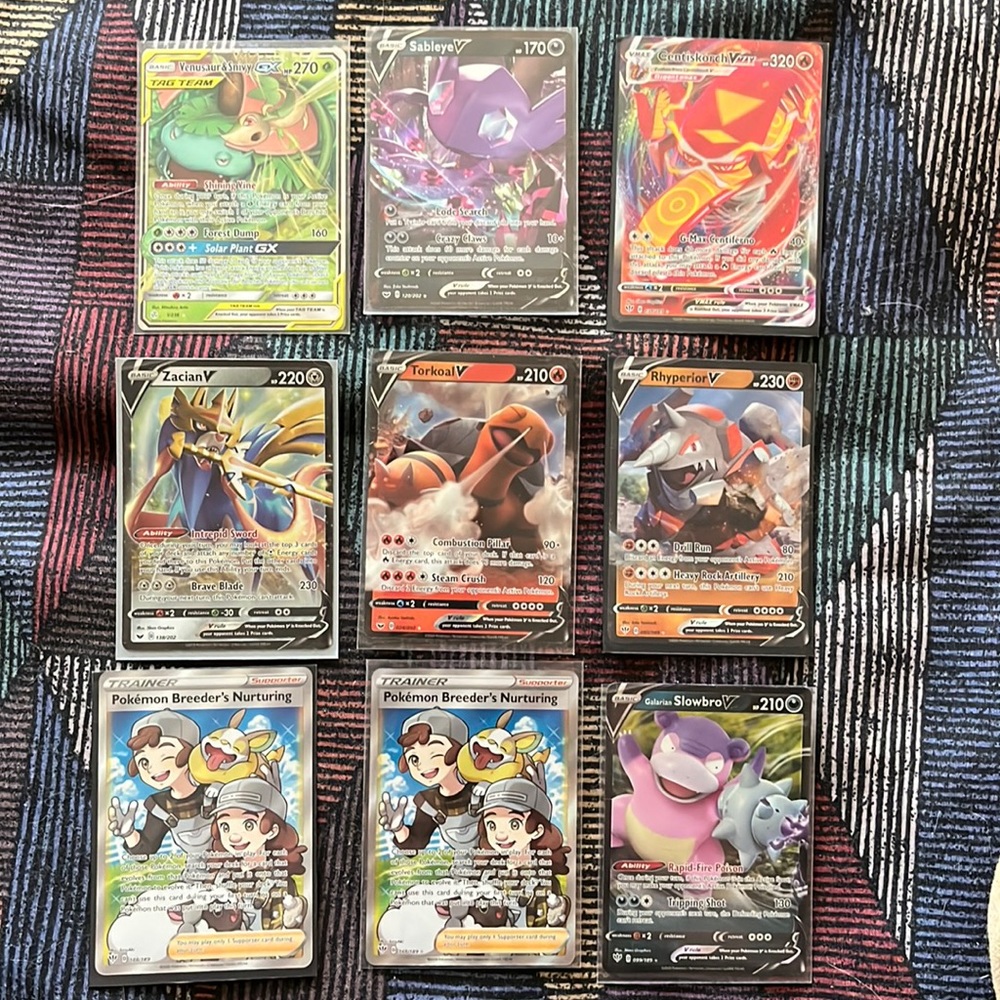 500+ Pokémon cards
